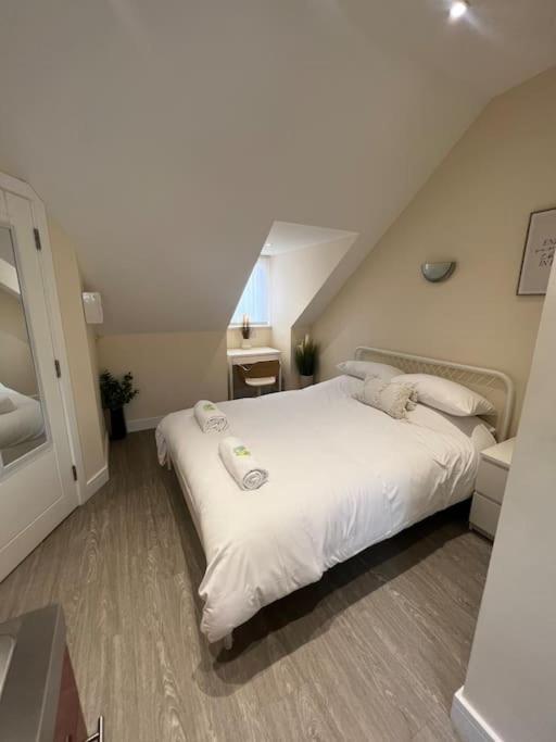 6 Studio Flat, 50M To Airbus Bristol Buitenkant foto