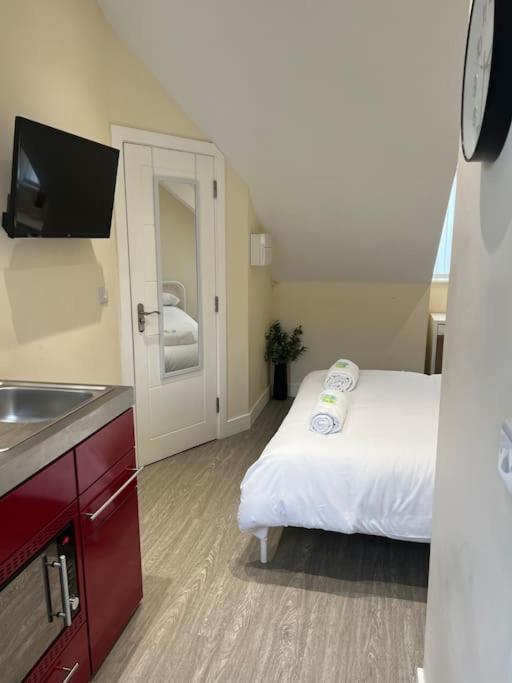 6 Studio Flat, 50M To Airbus Bristol Buitenkant foto