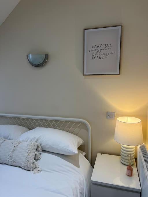 6 Studio Flat, 50M To Airbus Bristol Buitenkant foto