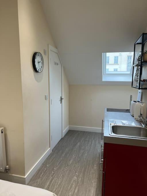 6 Studio Flat, 50M To Airbus Bristol Buitenkant foto